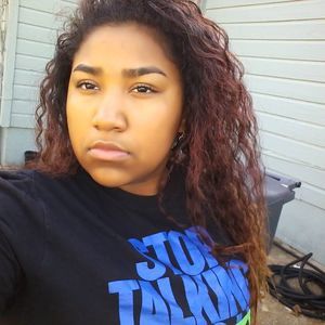 Meet your Posher, Sarahia